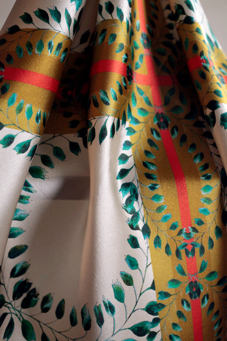 26"x26" Victoire 100% Silk